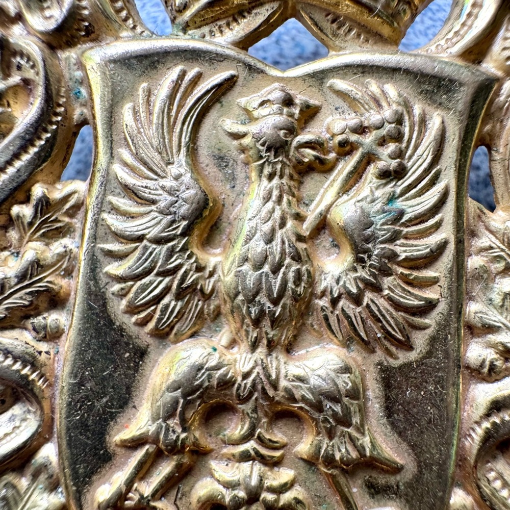 Miriam Haskell Gold coat of arms vintage 1960s brooch jewelry pin shield 50s - Picture 12 of 15